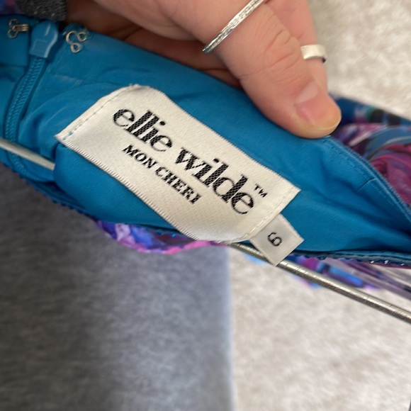 Ellie Wilde size 6 blue homecoming dress - Picture 3 of 3